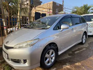 Toyota Wish 2010 Silver