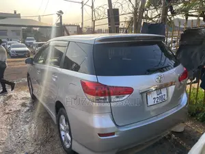 Toyota Wish 2010 Silver