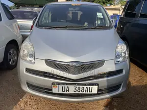 Toyota Ractis 2009 Silver