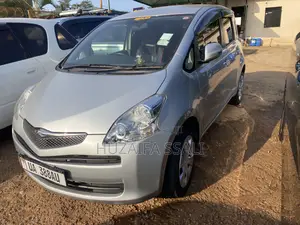 Toyota Ractis 2009 Silver