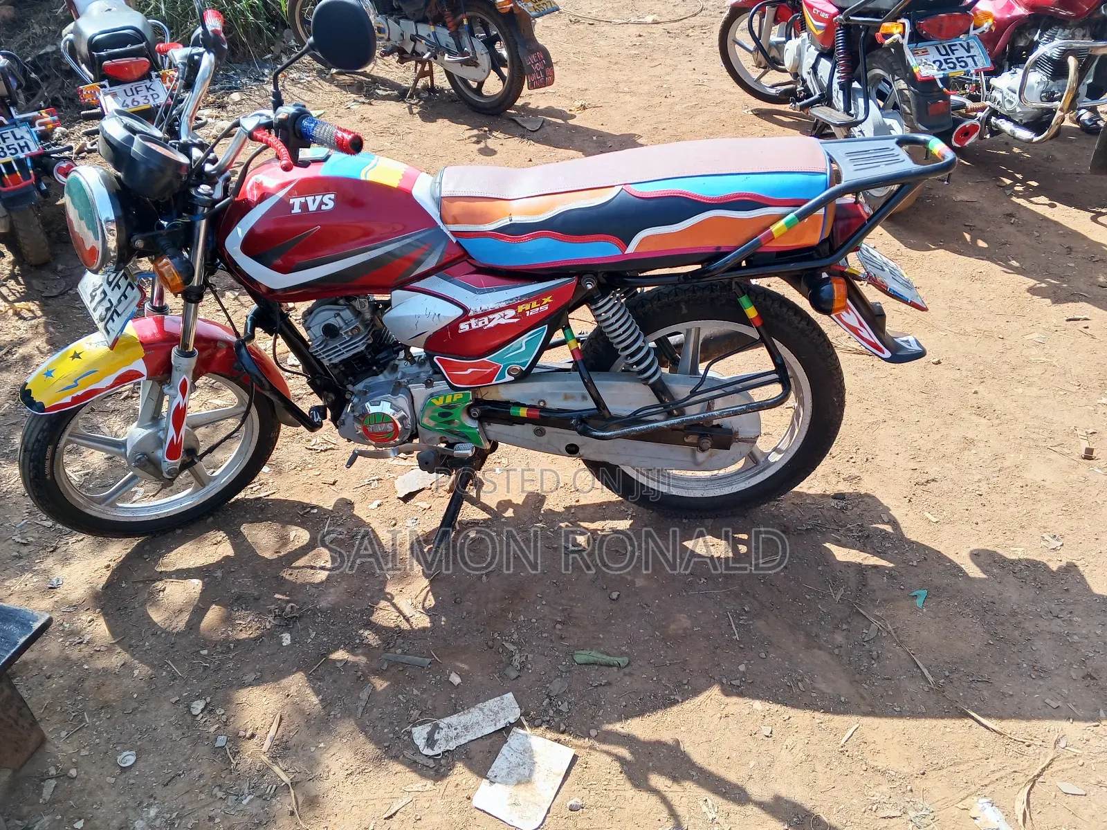 TVS HLX 125 2021 Red