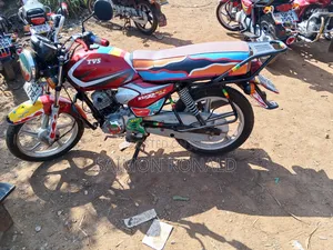 TVS HLX 125 2021 Red
