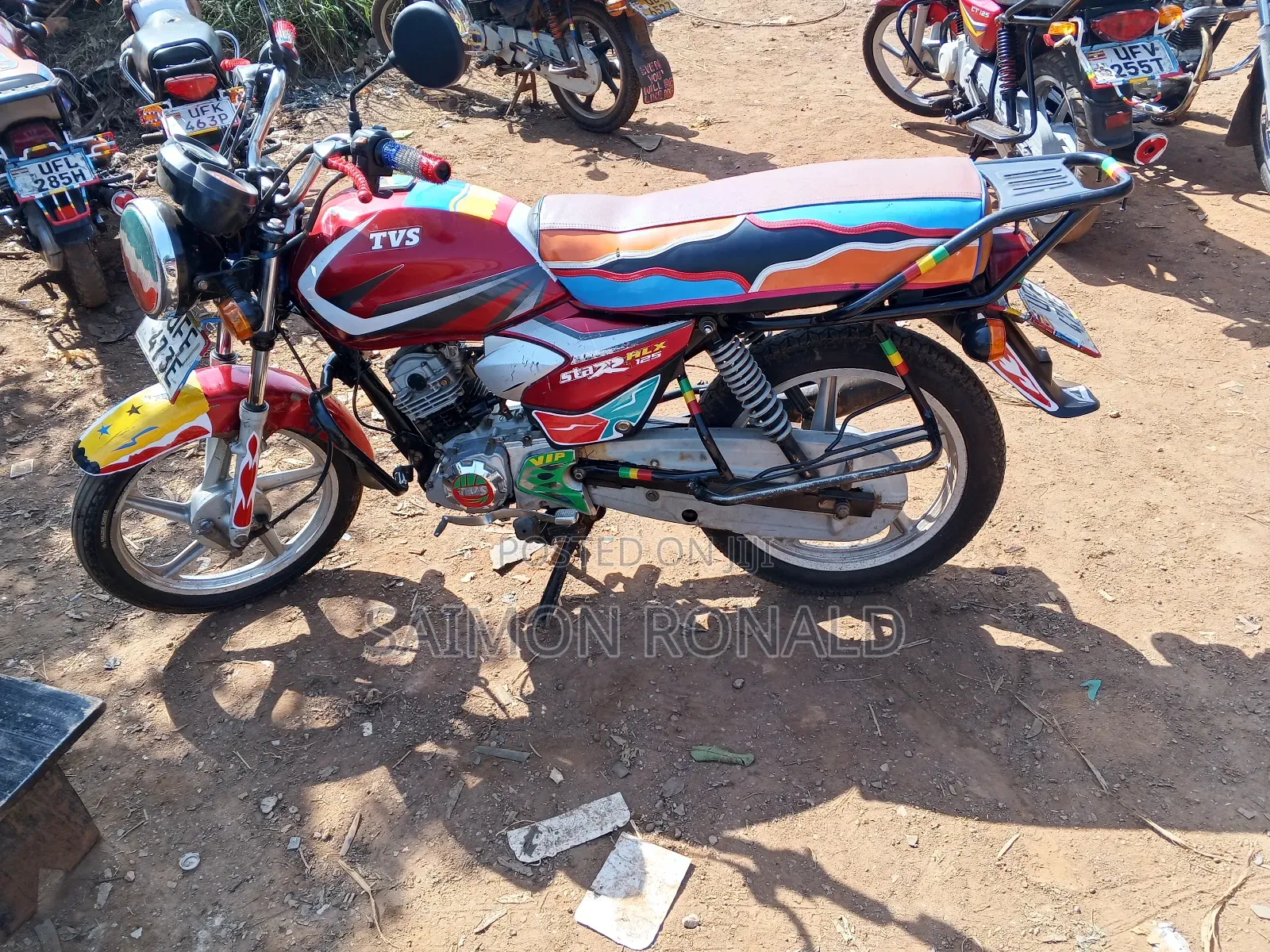 TVS HLX 125 2021 Red