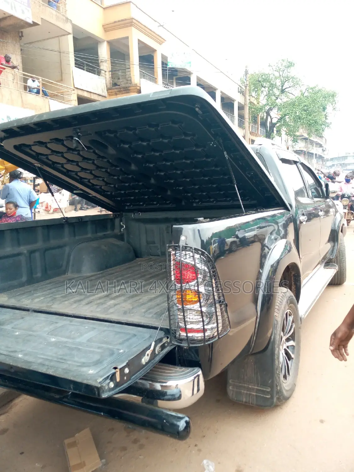 Hard Plastic Gas Shock Tonneau Cover Toyota Hilux
