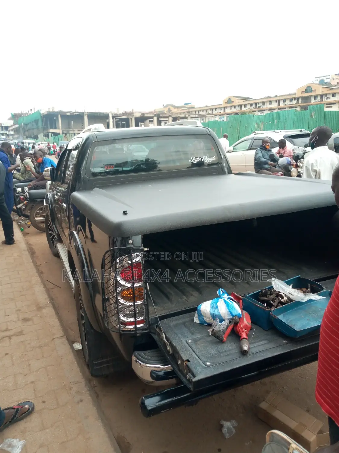 Hard Plastic Gas Shock Tonneau Cover Toyota Hilux