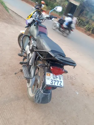 Bajaj Boxer 125 2023 Red