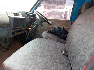 Isuzu Elf Tipper
