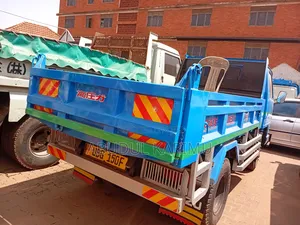 Isuzu Elf Tipper