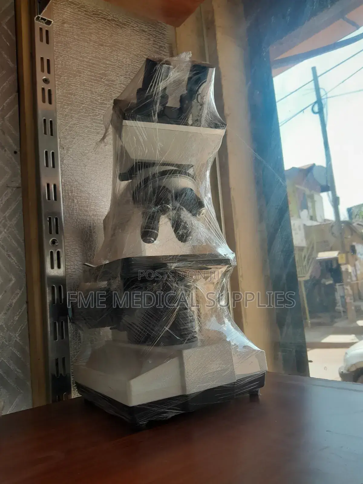 Microscope