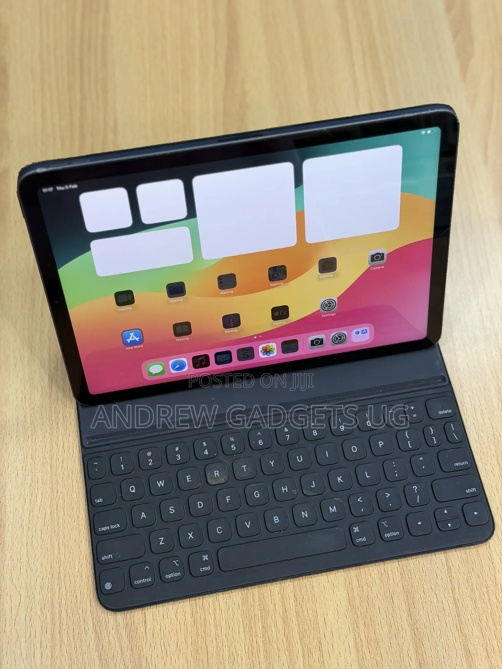 Apple iPad Air (2022) 64 GB Gray