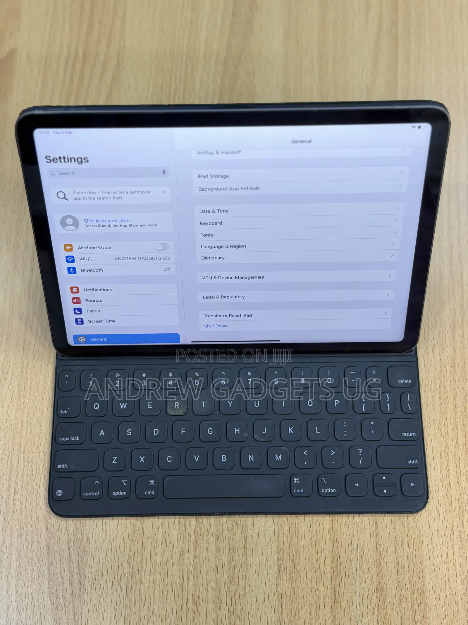 Apple iPad Air (2022) 64 GB Gray