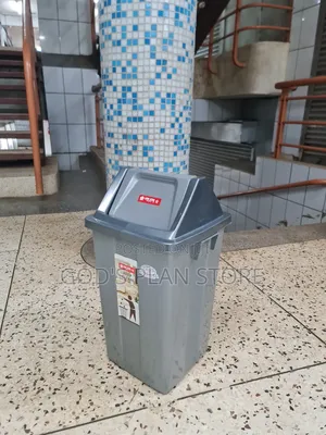 Gray 40litres Plastic Dust Bins Plastic Dust Swinging