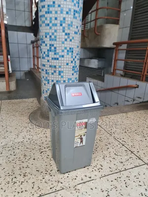 Gray 40litres Plastic Dust Bins Plastic Dust Swinging