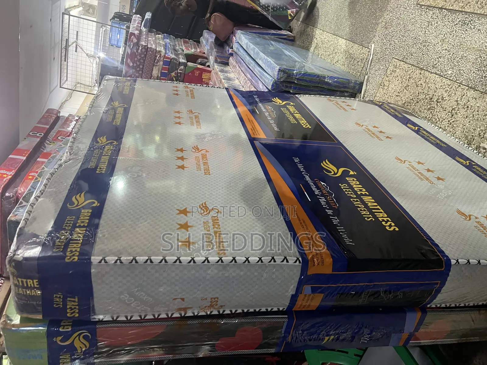 A 6x6 High Density Mattress Fiber Grace Foam Type