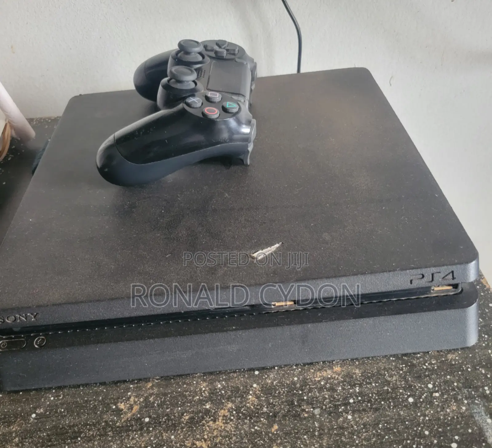 Play Station 4 Slim