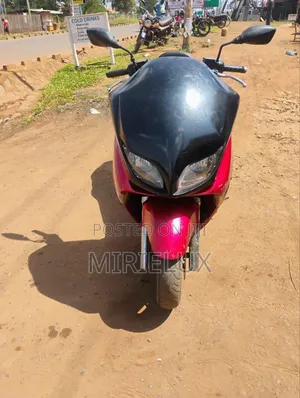 Honda Forza 2005 Red