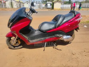 Honda Forza 2005 Red