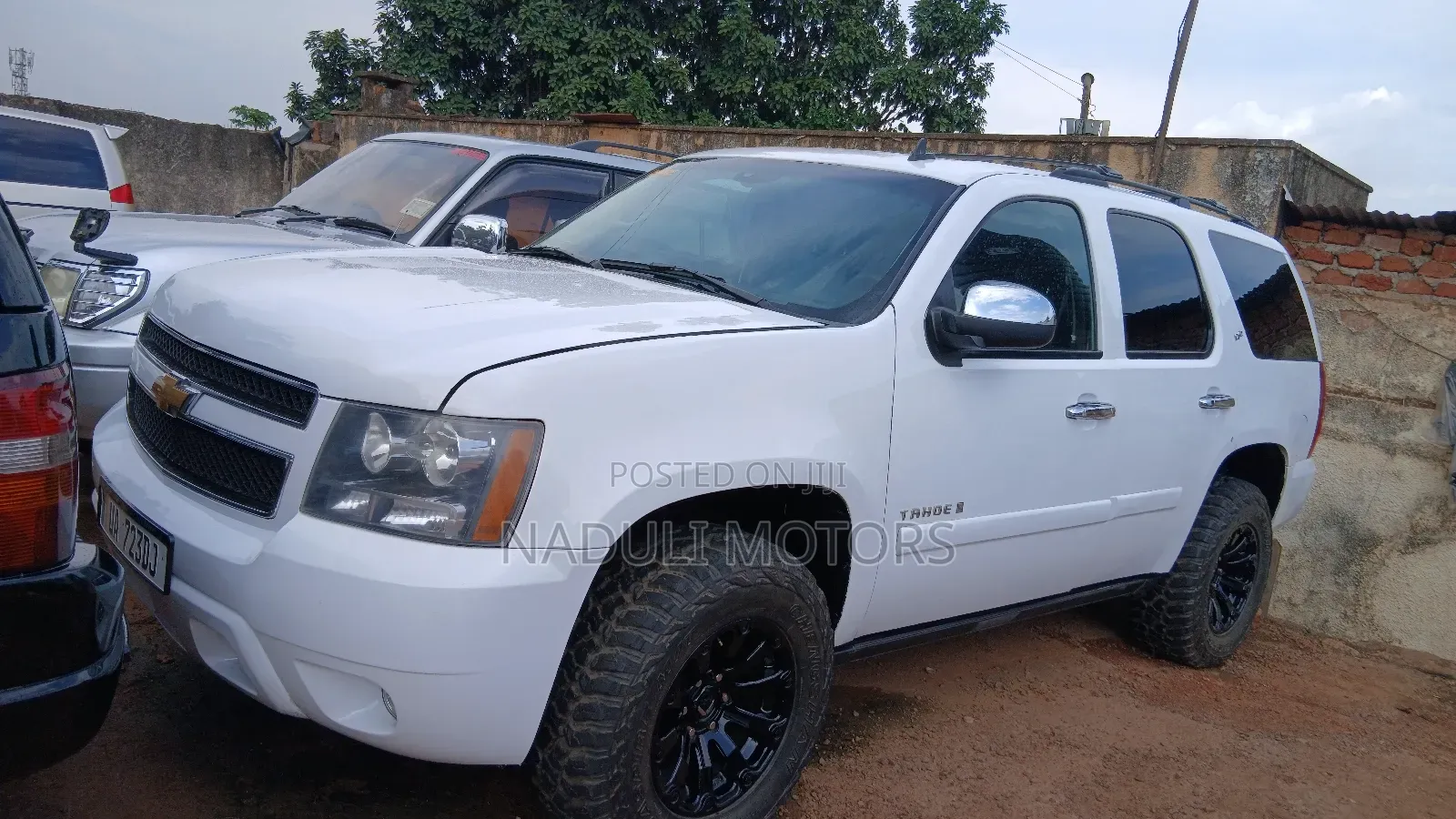 Chevrolet Tahoe 2010 White