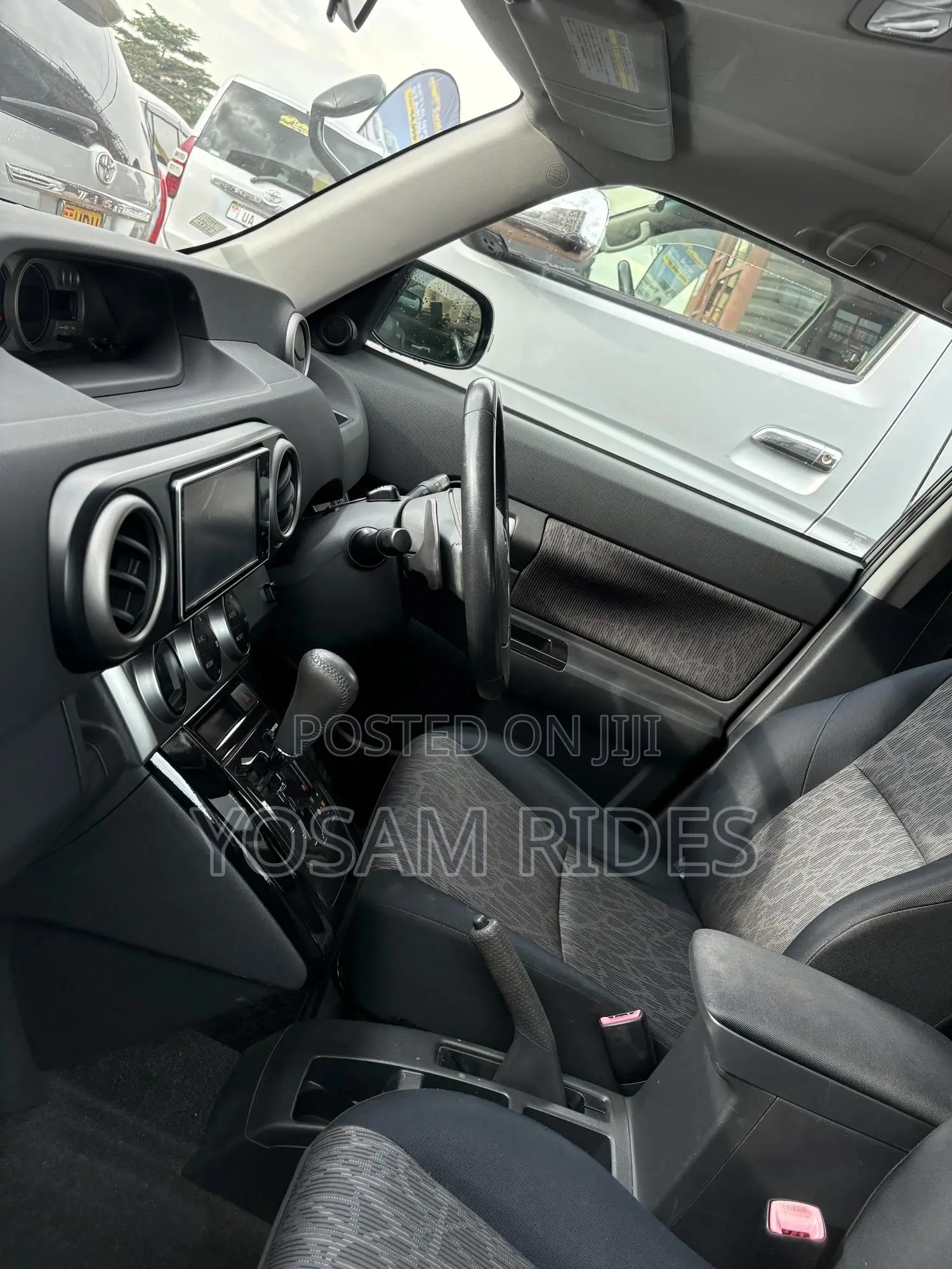 Toyota Corolla Rumion Hatchback 1.5 FWD 2012
