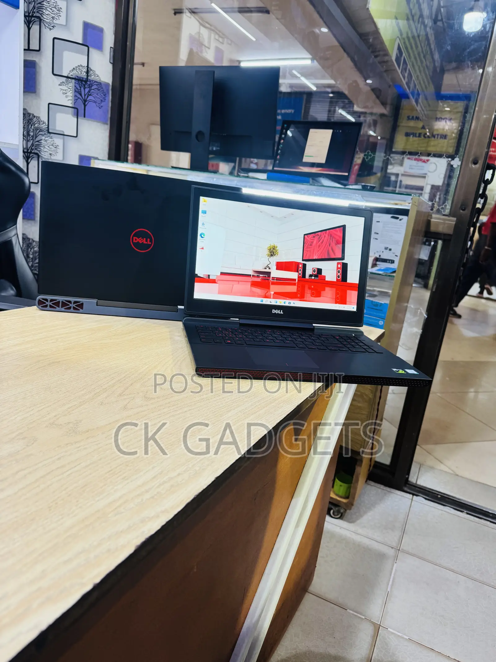 New Laptop Dell Inspiron 15 7000 16GB Intel Core I7 SSD 512GB