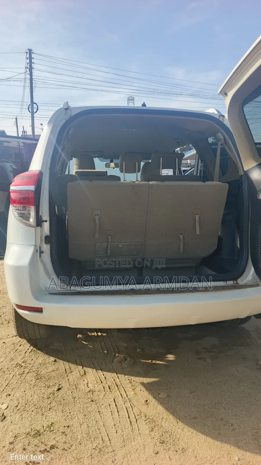 Toyota Vanguard 2011 White