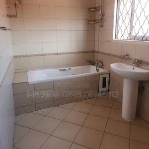 3bdrm House in Muyenga, Makindye for rent