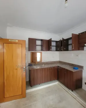 4bdrm House in Bugoloobi, Central Division for rent