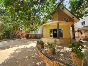 3bdrm House in Muyenga, Makindye for rent