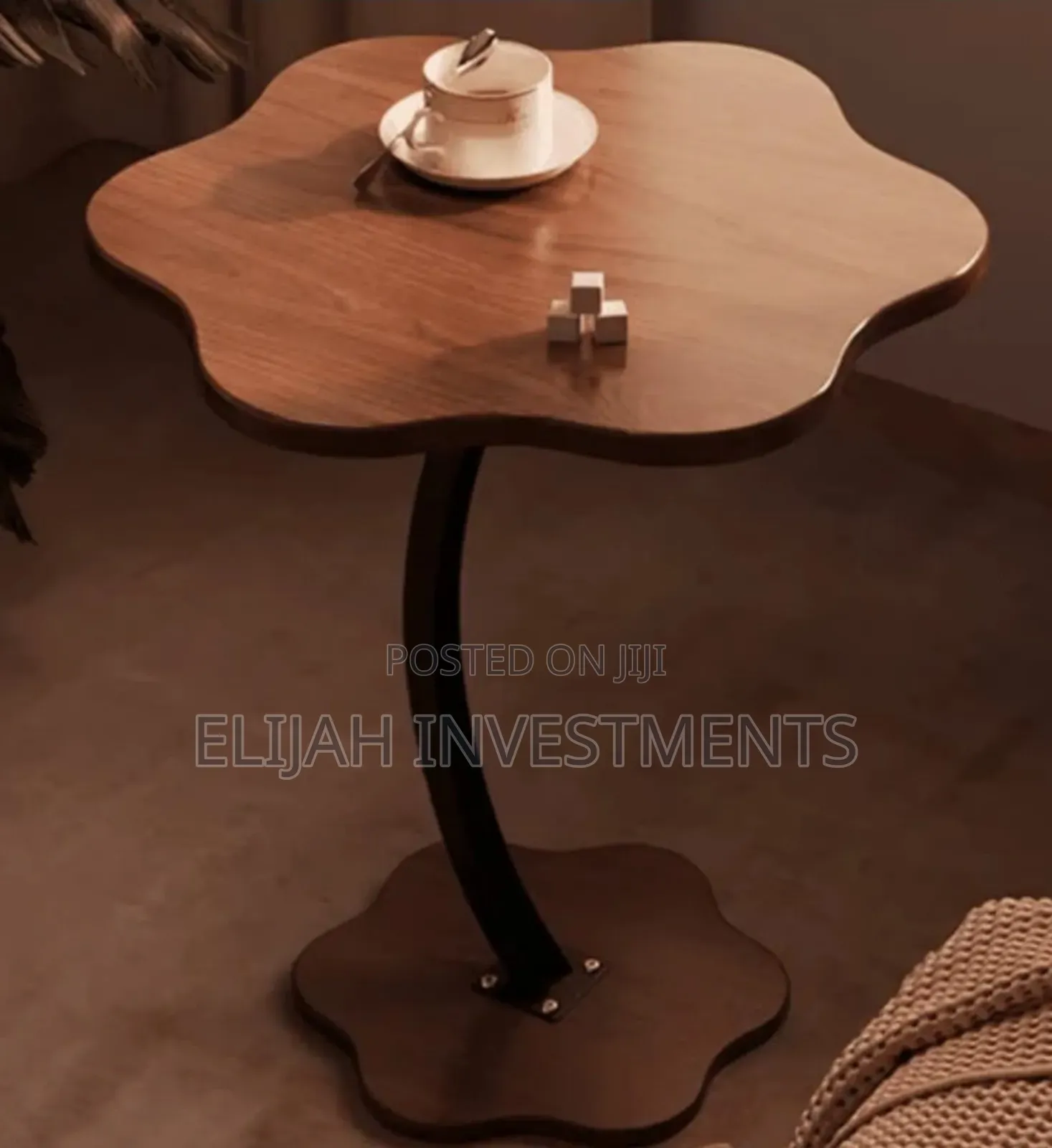 Modern Flower-shaped Side Table