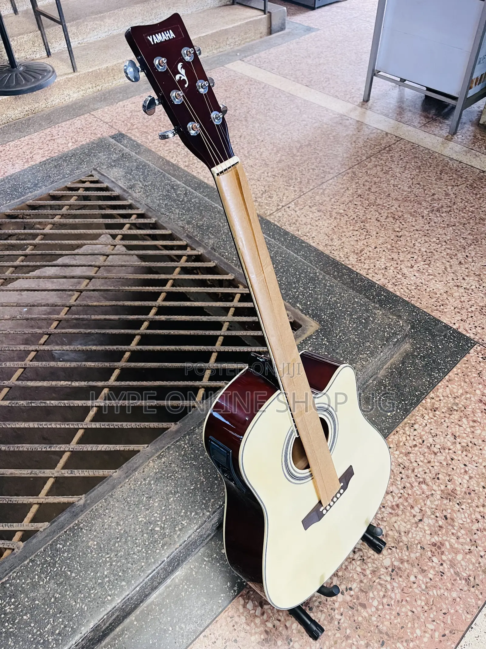 Brandnew Original Yamaha Powered,Electric Acoustic Guitar