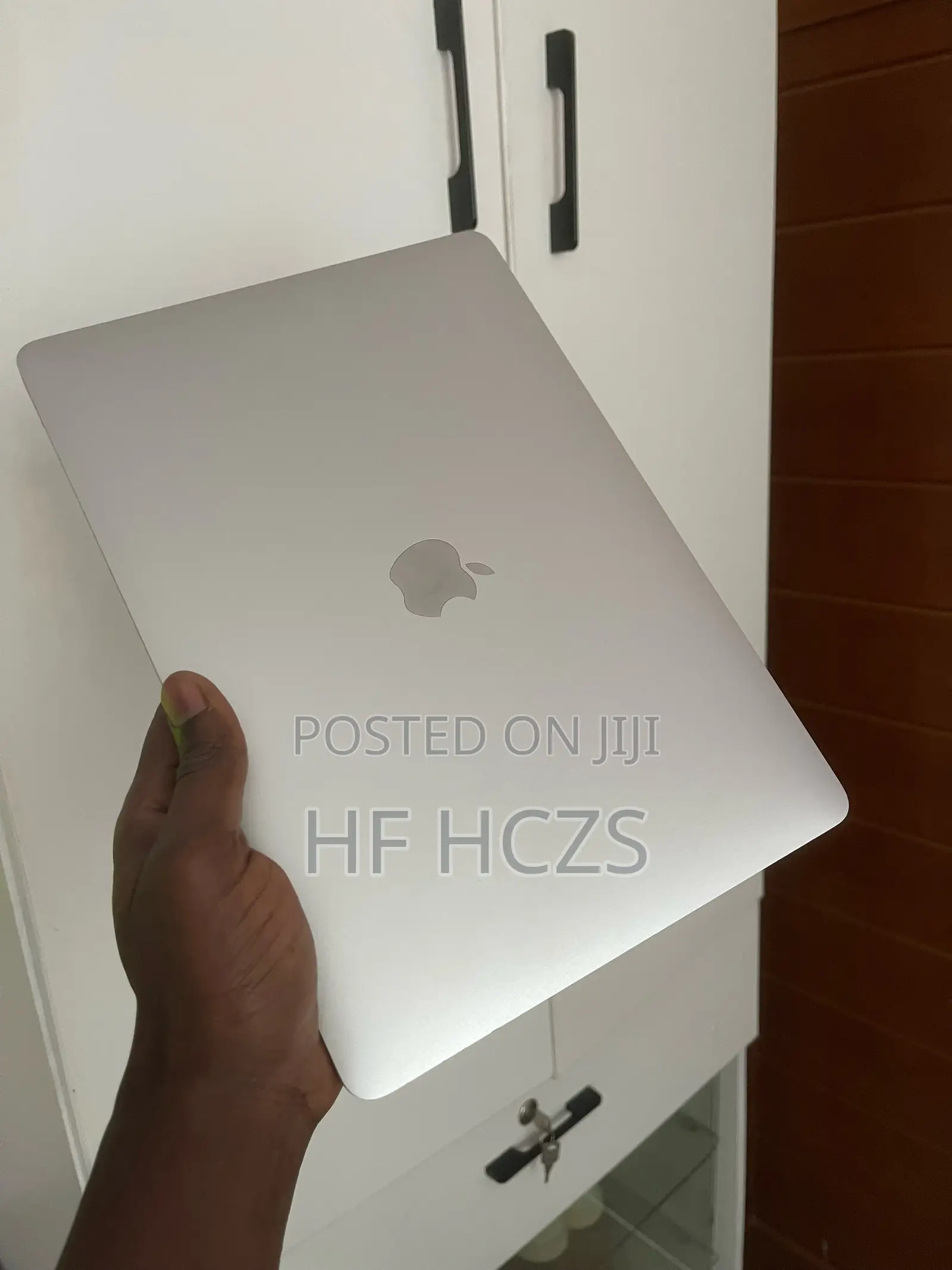 Laptop Apple MacBook Pro 2020 M1 8GB Apple M1 SSD 256GB
