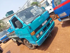 Isuzu Elf Tipper