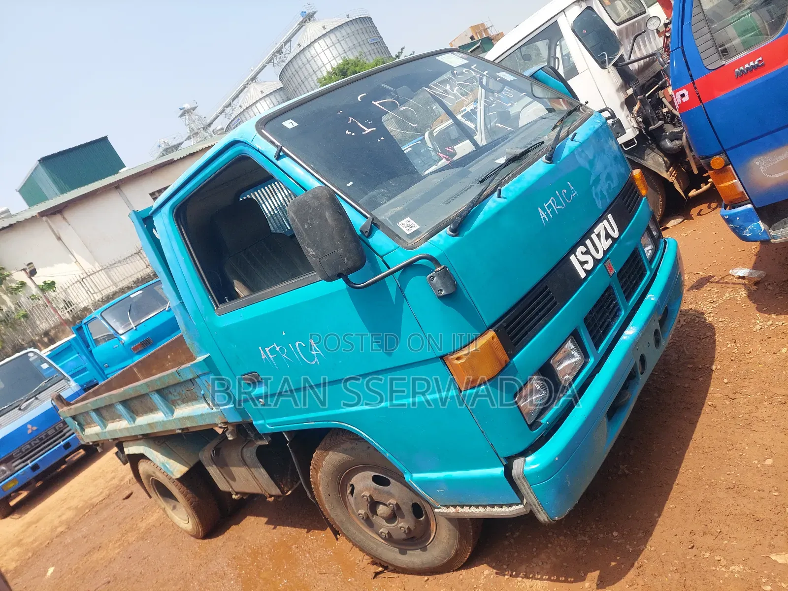 Isuzu Elf Tipper