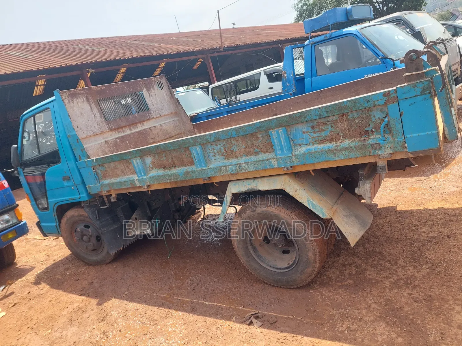 Isuzu Elf Tipper