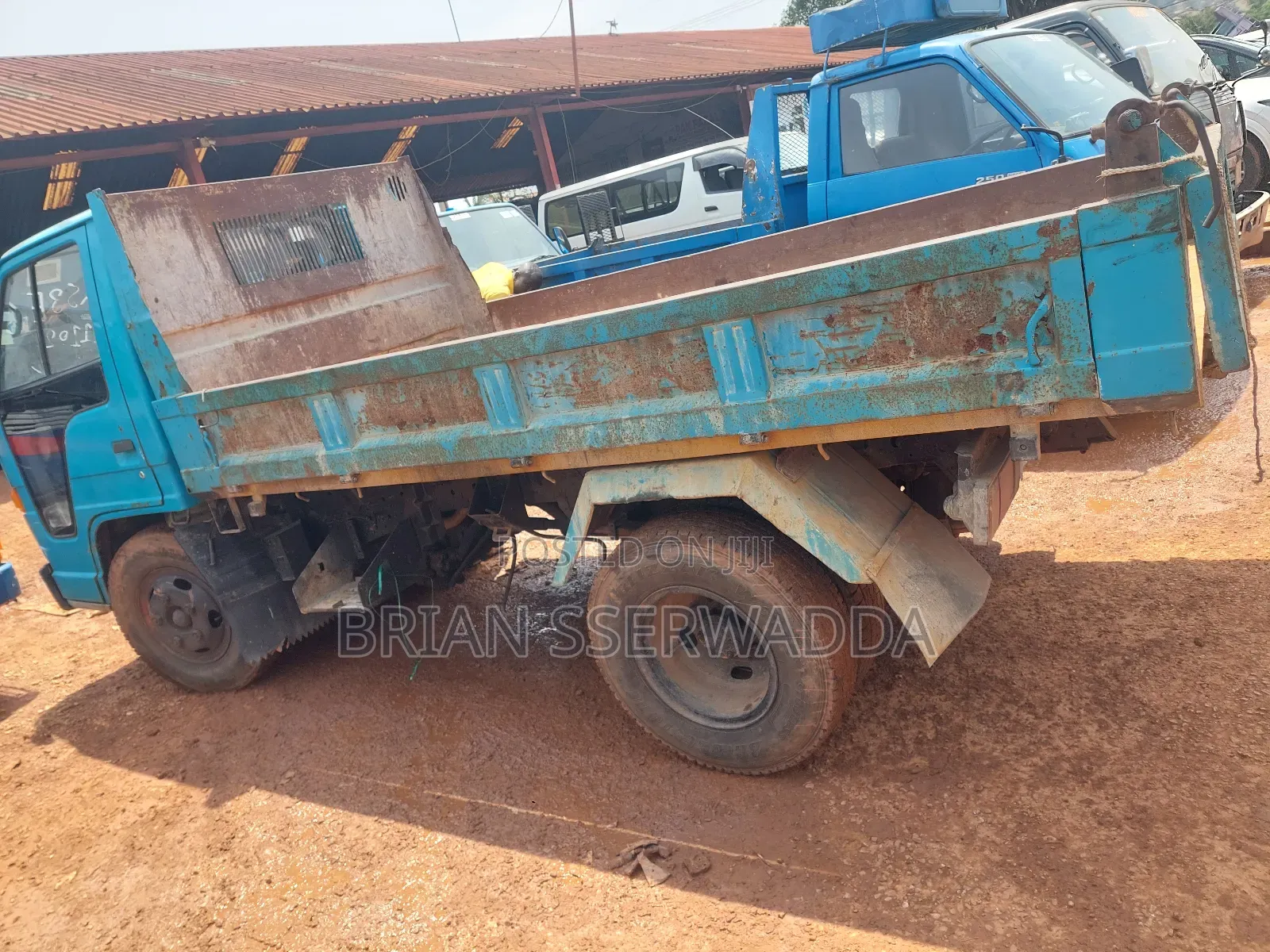 Isuzu Elf Tipper