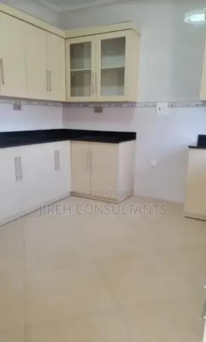 6bdrm House in Emerald Estate, Central Division for sale