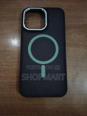 iPhone 15 Pro Max Magnetic Translucent Matte Case