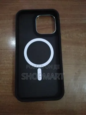 iPhone 15 Pro Max Magnetic Translucent Matte Case