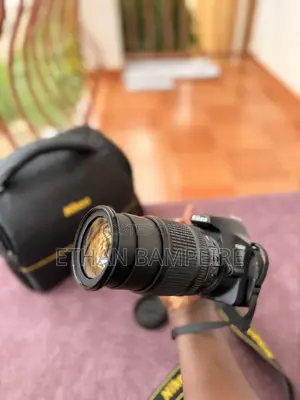 Nikon D3500 DSLR With A18-105mm Vr Lens + 2 Batteries + Bag