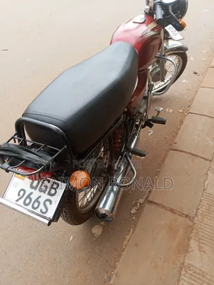 Bajaj Boxer 100 2025 Red