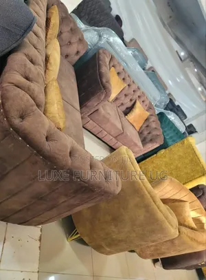 7seater Sofa/Brown and Yellow