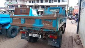 Mitsbish Canter Tipper
