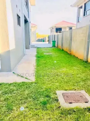 3bdrm Villa in Muyenga, Central Division for rent