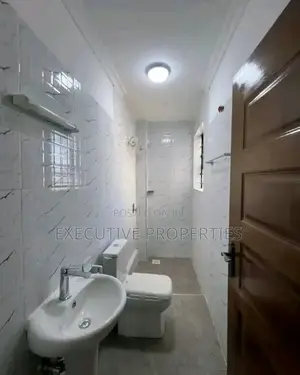 5bdrm Duplex in Kyanja, Central Division for sale