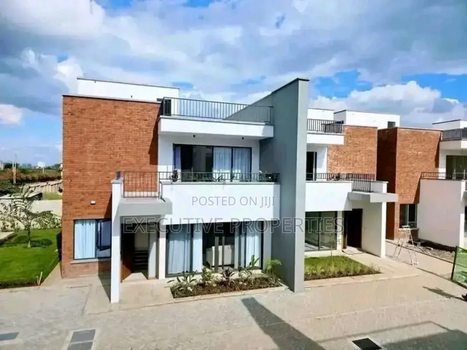 3bdrm Maisonette in Muyenga, Central Division for rent