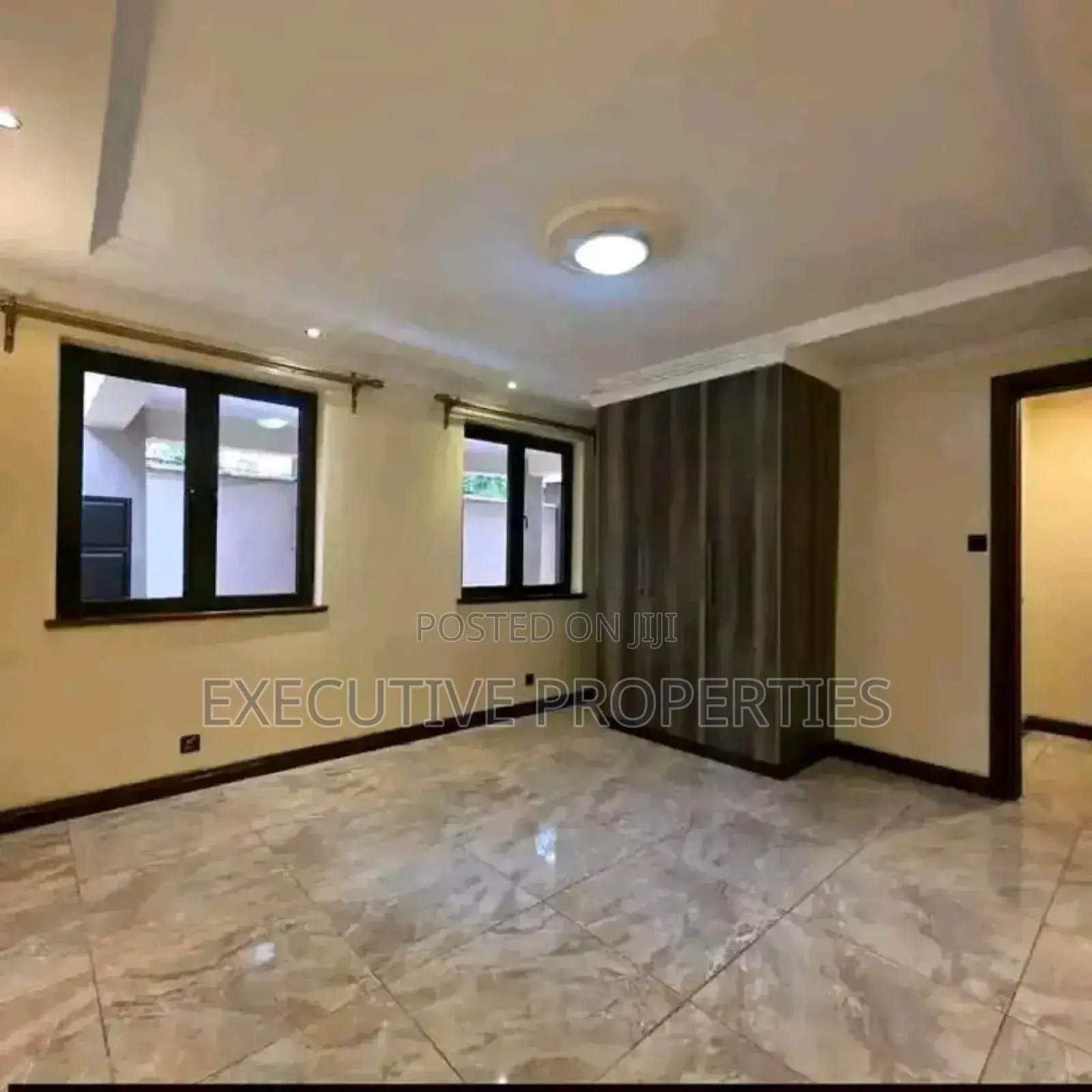 3bdrm Maisonette in Muyenga, Central Division for rent