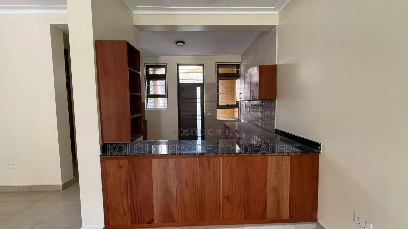 4bdrm Townhouse / Terrace in Bugolobi, Central Division for rent