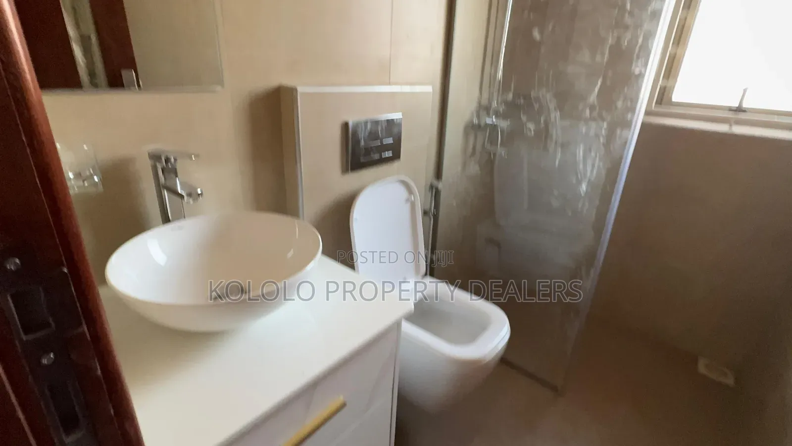 4bdrm Townhouse / Terrace in Bugolobi, Central Division for rent