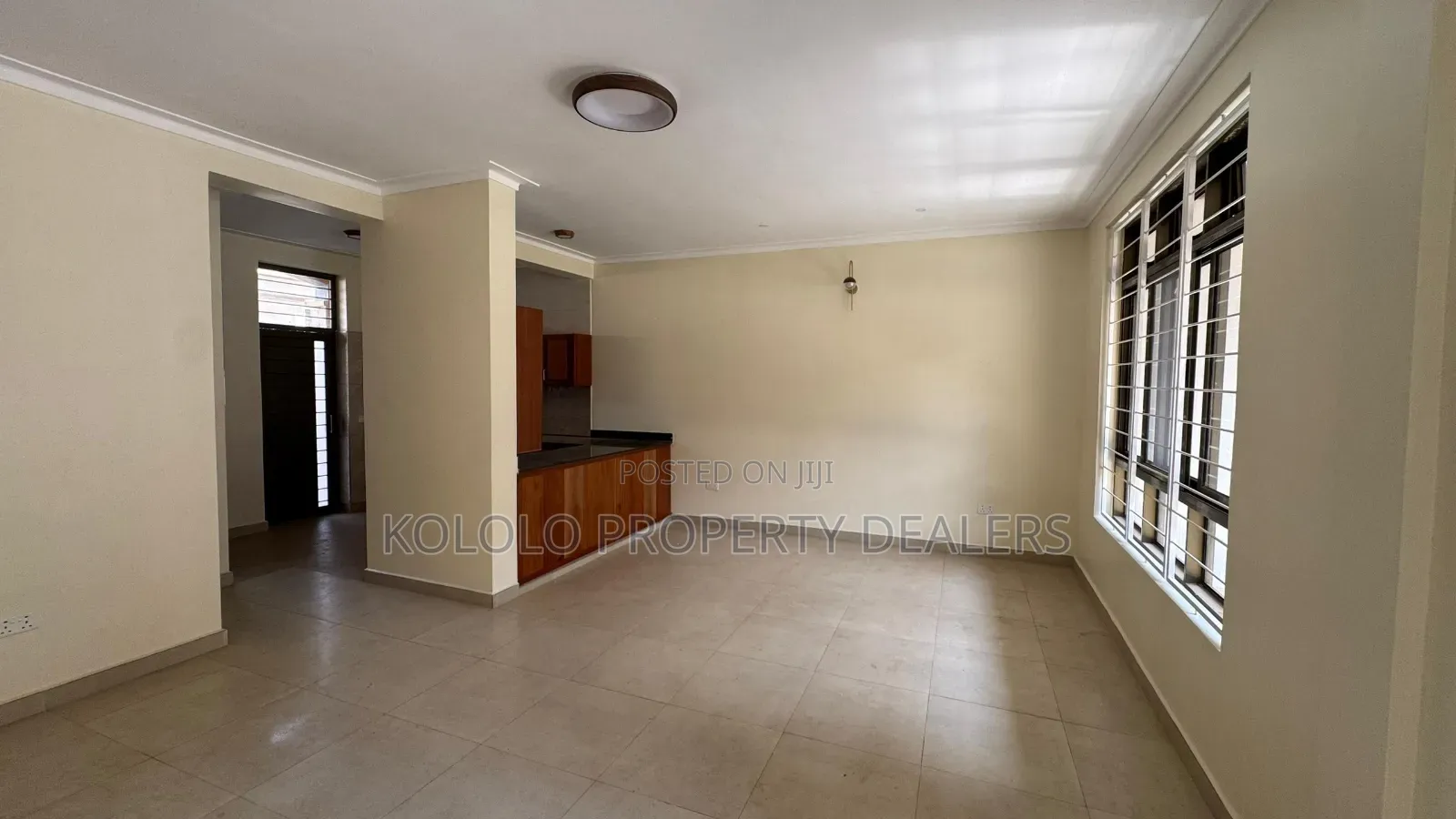 4bdrm Townhouse / Terrace in Bugolobi, Central Division for rent