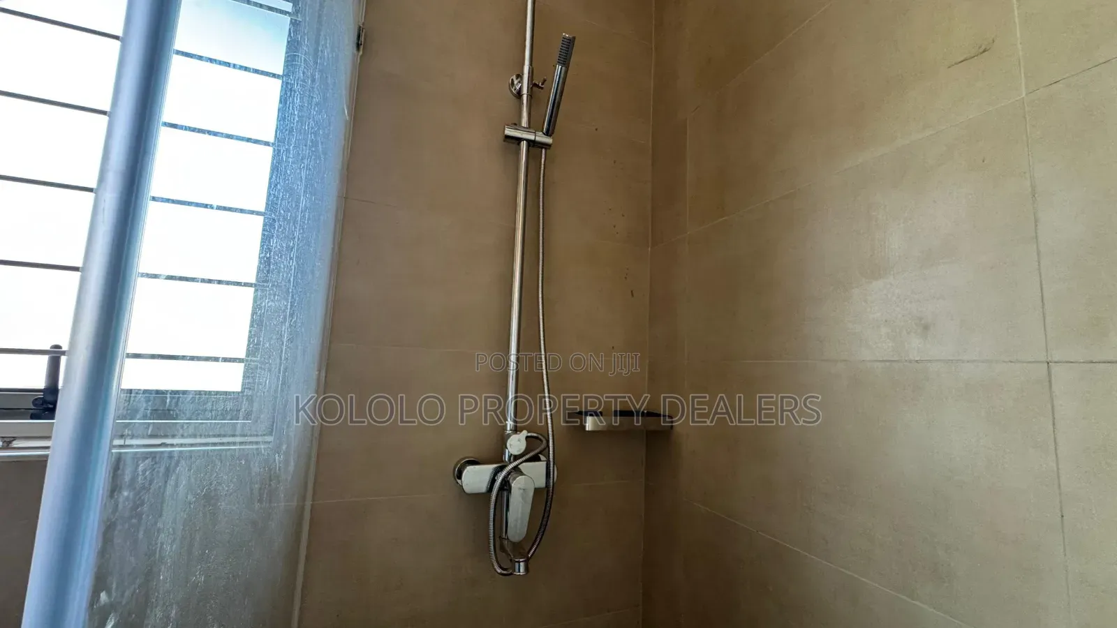 4bdrm Townhouse / Terrace in Bugolobi, Central Division for rent